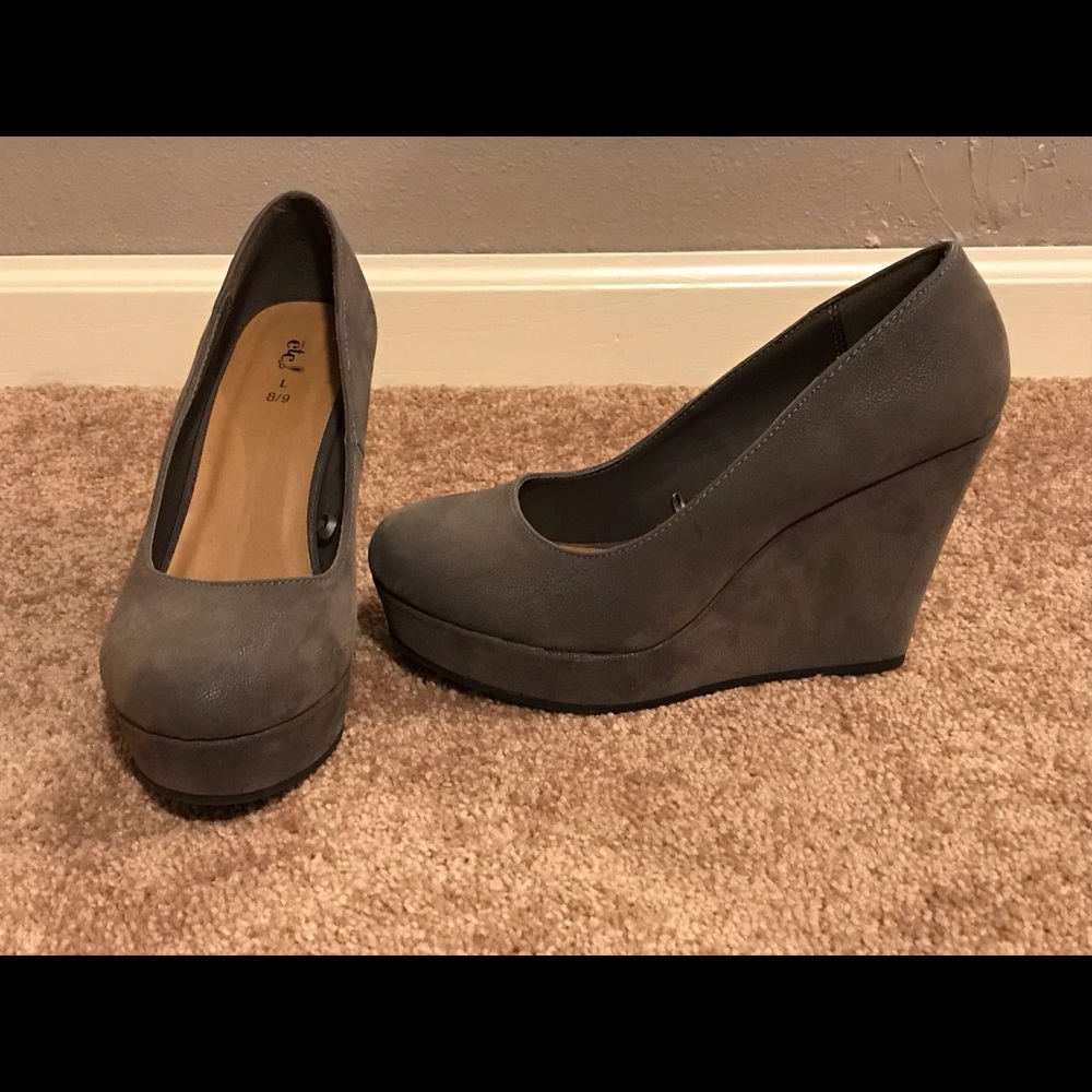 Simple Gray Wedges